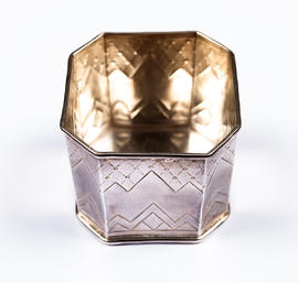 Square silver planter (Version 1)