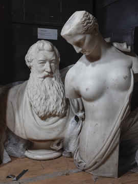 Female statue (Version 2)