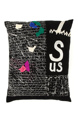Isus Cushion