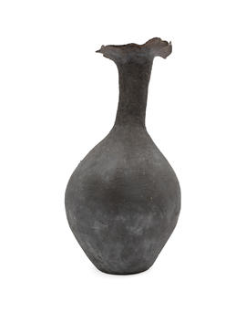 Black ceramic vase (Version 1)