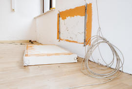 'Positions: Orange on White, White on Orange'